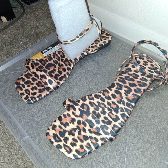 Stylish Leopard Print Women's Sandals - Picture 2 of 4